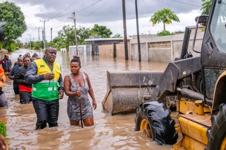Impacto das Inundações: Município da Matola busca solução para mais de 1.500 famílias sem energia no Tchumene II