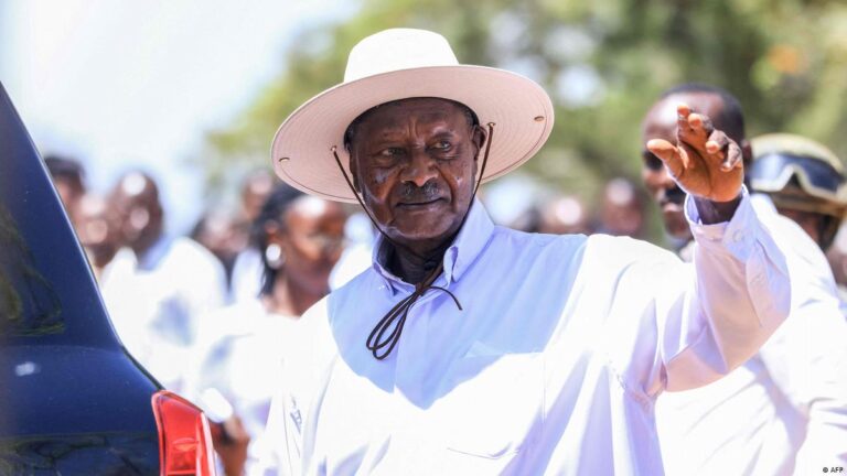 PR felicita homólogo do Uganda pela reeleição