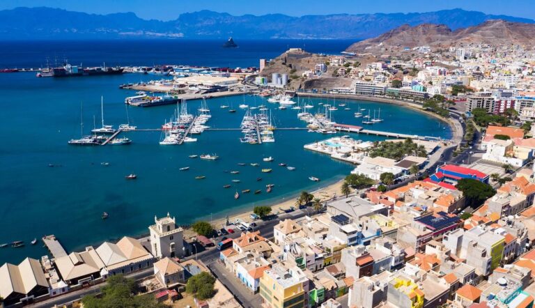 Cabo Verde: Governo Assinou Acordo de 33,3 M€ Com o Banco Europeu de Investimento