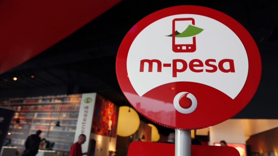 Agentes de M-Pesa protestam contra taxa de 10% imposta pela Autoridade Tributária em frente à Vodacom – MZNews