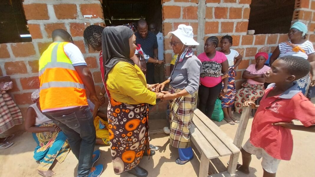 Deputados confortam vítimas das cheias em Gaza