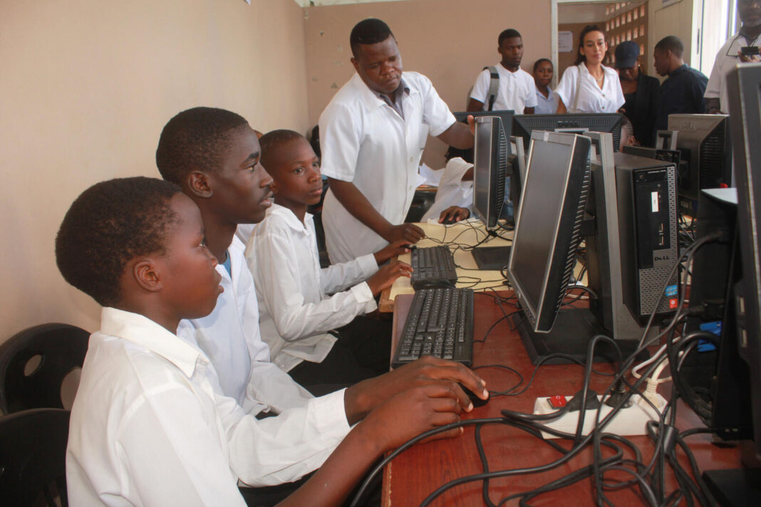 Executivo recua e abandona plano de extinguir o turno nocturno