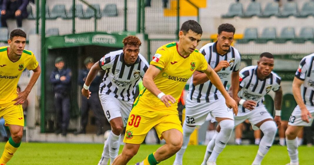 Costinha a caminho do futebol angolano
