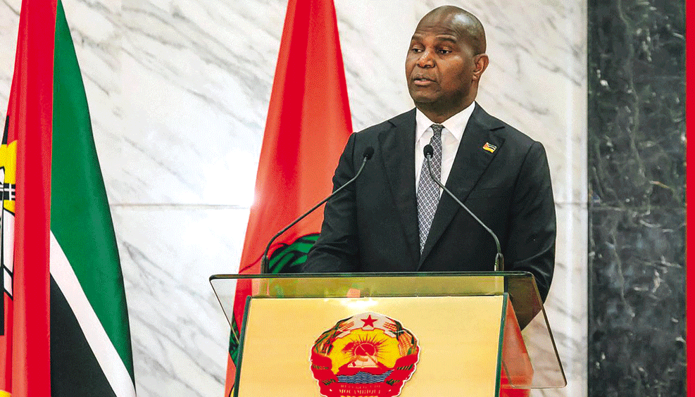 PR efectua visita de trabalho aos EAU