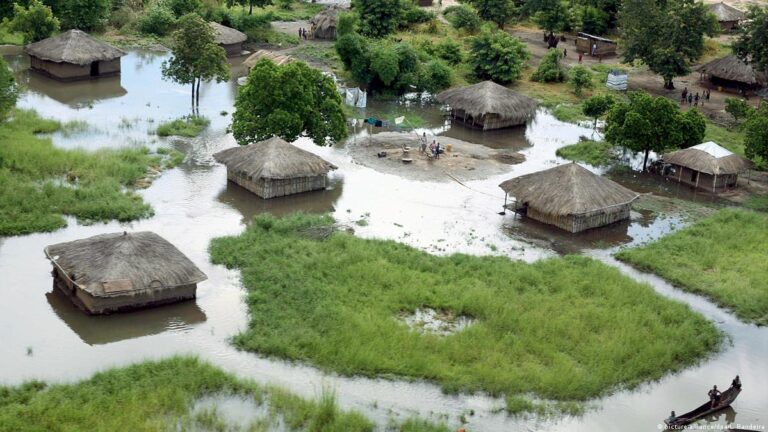 Sofala: Autoridades apelam retirada da população das zonas baixas da bacia do Búzi – Rádio Moçambique