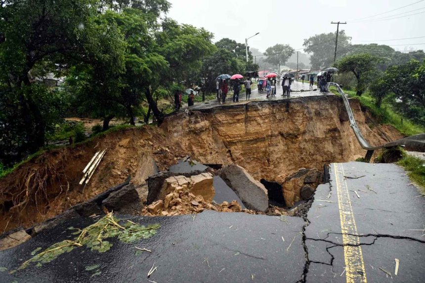 Restabelecida ligação sul-centro com reabertura da ponte sobre o rio Muar
