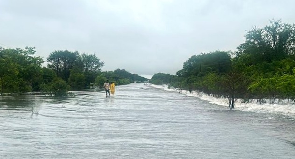 Ministro das Obras Públicas avalia impacto de descargas na Barragem dos Pequenos Libombos – Jornal Notícias