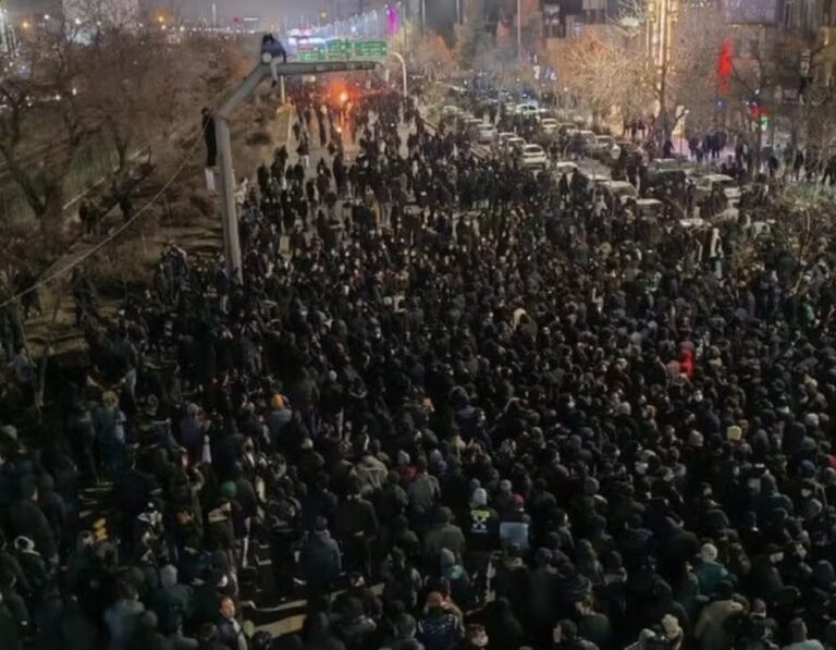 Irão avisa que protestos passam a ser puníveis com pena de morte