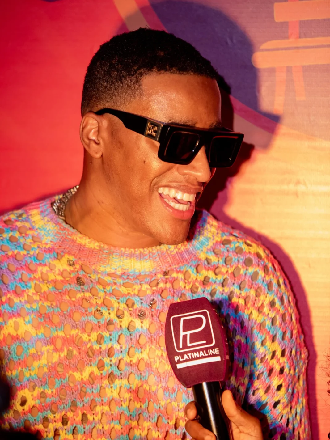 Apaixonado, Anselmo Ralph destaca inteligência e beleza da esposa Madlice: “Ganhei mesmo na lotaria” – PlatinaLine