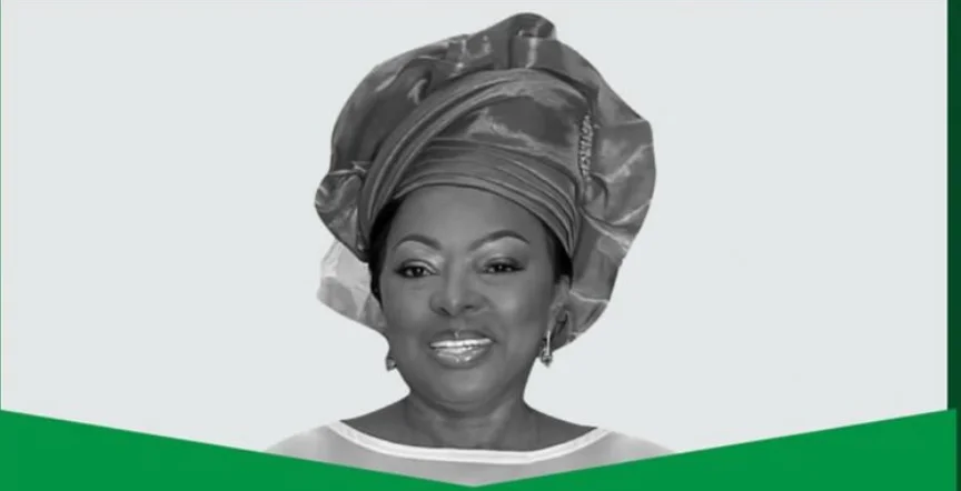 Primeira-Dama homenageada em Accra com poema “Mãe das Nações”