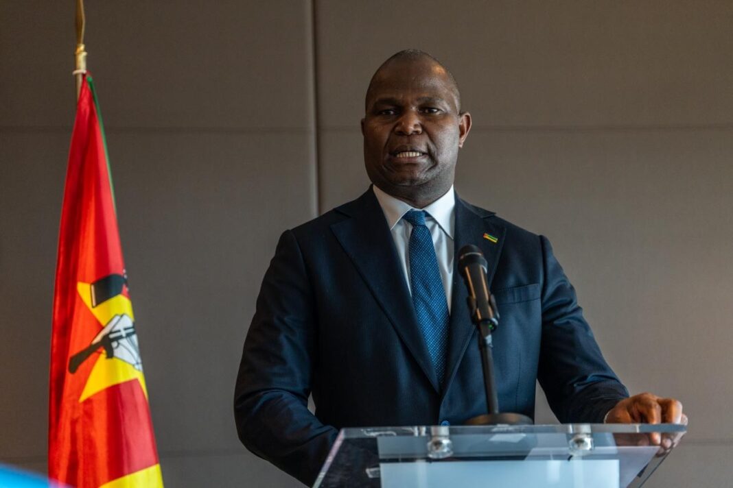 GEZANI: Daniel Chapo reitera apelo à retirada imediata das zonas de risco – Rádio Moçambique