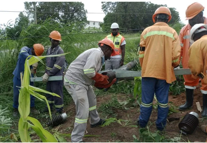 Ciclone Gezani afectou 132 mil clientes: EDM mantém trabalhos de reposição em Inhambane