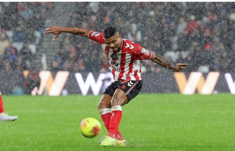 GESTO CARINHOSO DE REINILDO CHAMA ATENÇÃO DOS ADEPTOS DO SUNDERLAND –