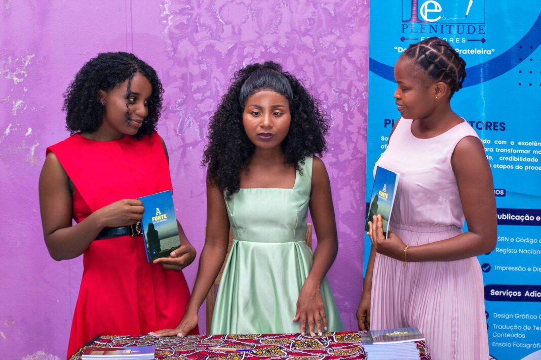 Véronique Nhampossa lança a obra “A Fonte que me Inspira”