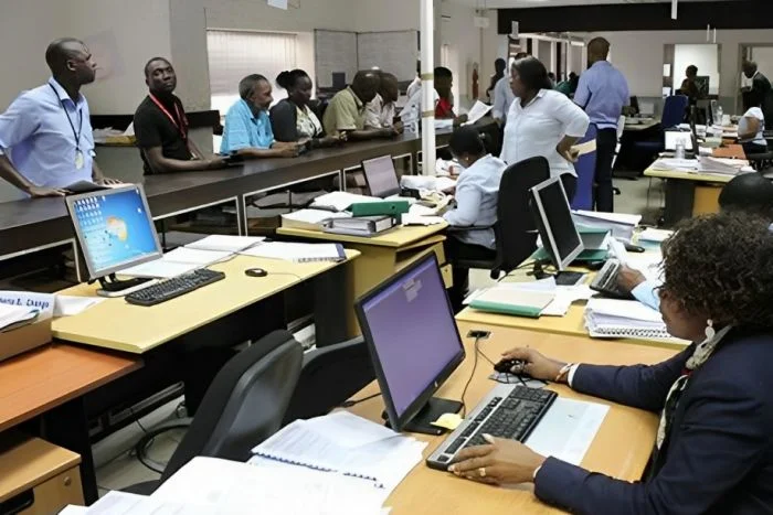 Trabalhadores terão mais uma hora e meia de trabalho entre 9 e 13 de Fevereiro devido ao feriado do Carnaval – PlatinaLine