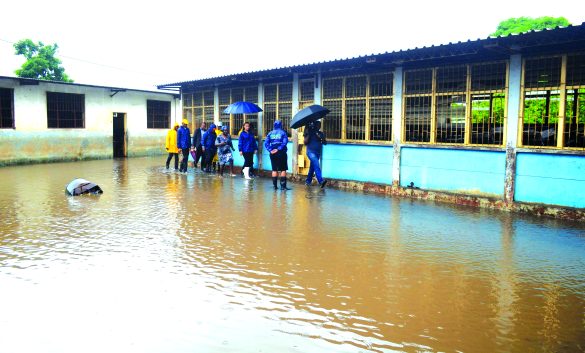Adiamento do arranque do ano lectivo vai garantir melhores resultados – Jornal Domingo | Compromisso com os factos
