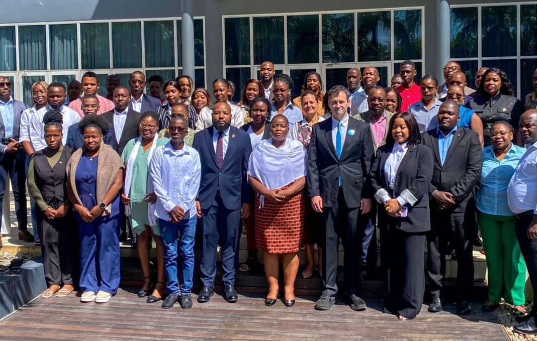 Maputo: Petição infantil defende uso de receitas do gás para escolas e hospitais – Rádio Moçambique