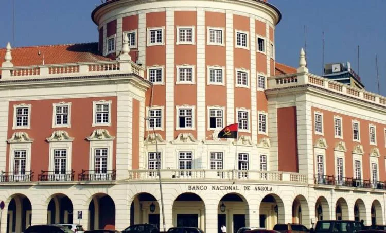 Governo prevê crescimento de 4,2% em 2026 enquanto agências internacionais apontam cenário mais moderado para economia angolana – PlatinaLine